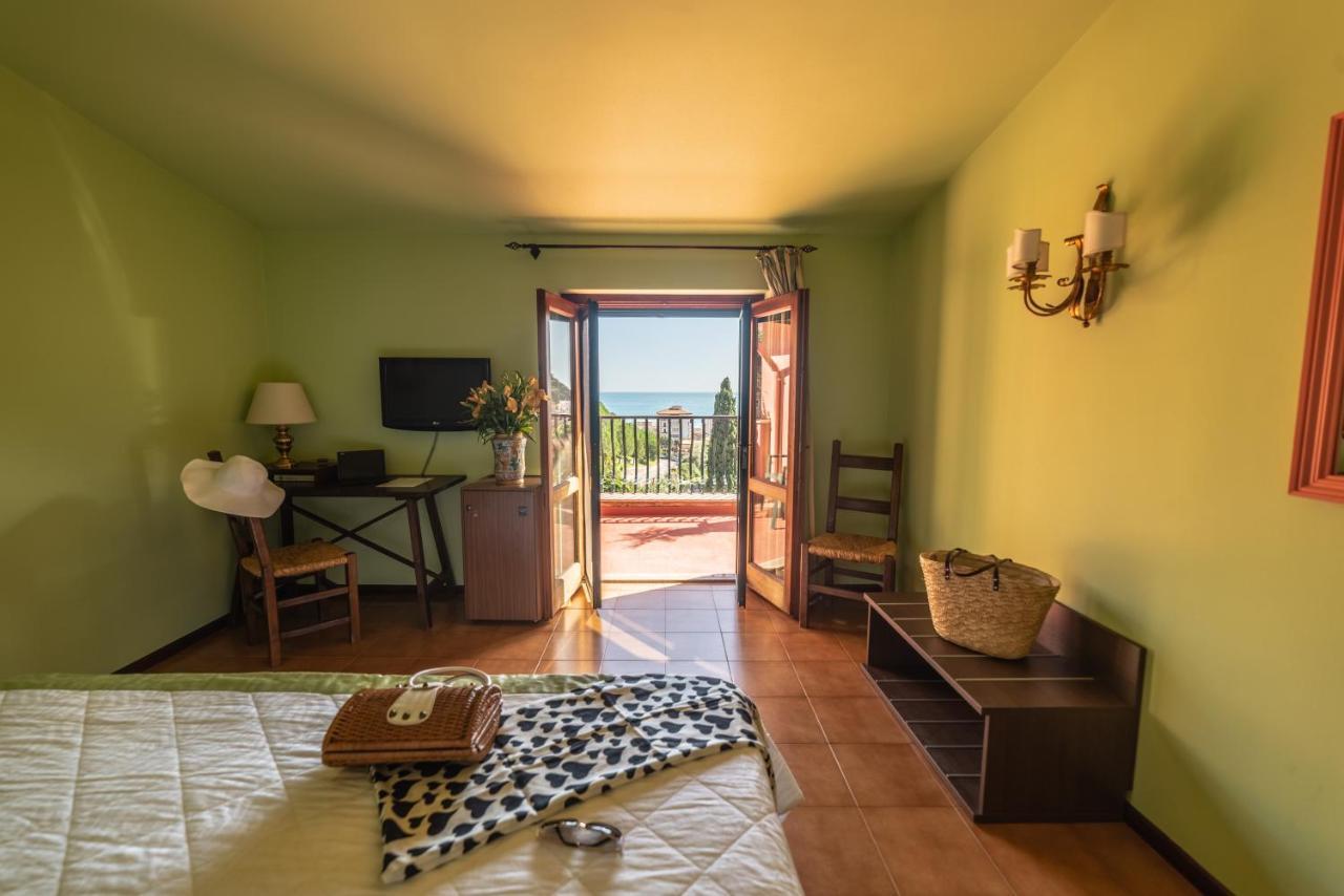 Hotel Villa Sirina Таормина Экстерьер фото